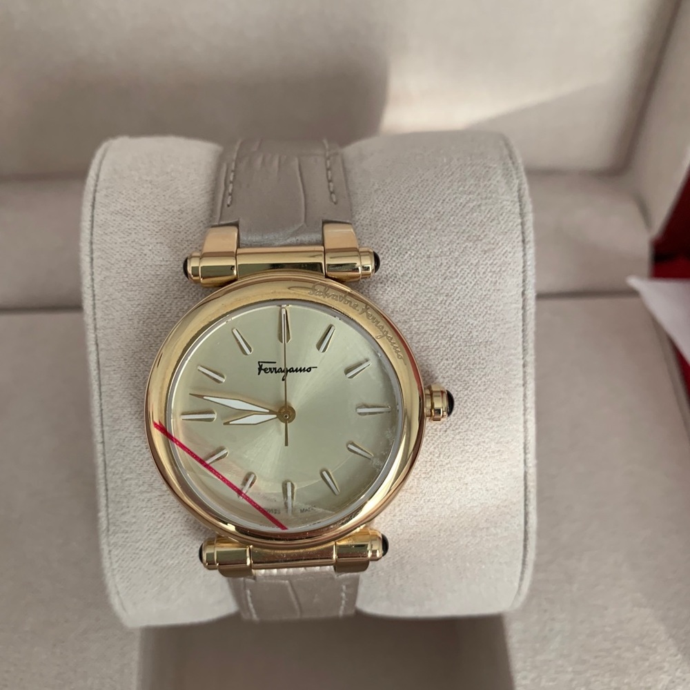 Salvatore Ferragamo Women's watch - Picture 3 of 12